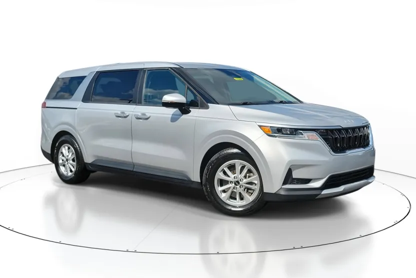 2022 Kia Carnival LXS photo 1