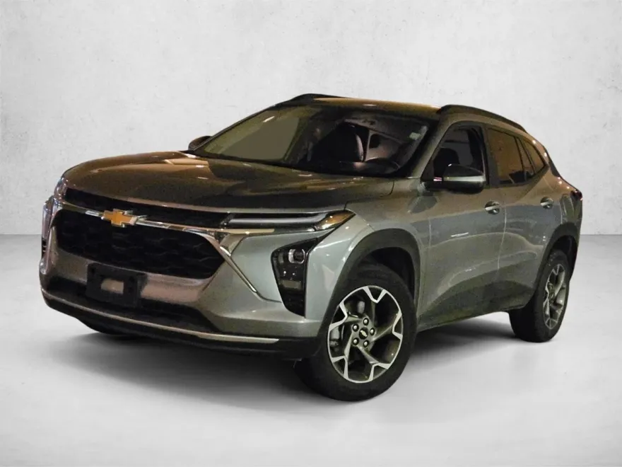 2025 Chevrolet Trax LT photo 1