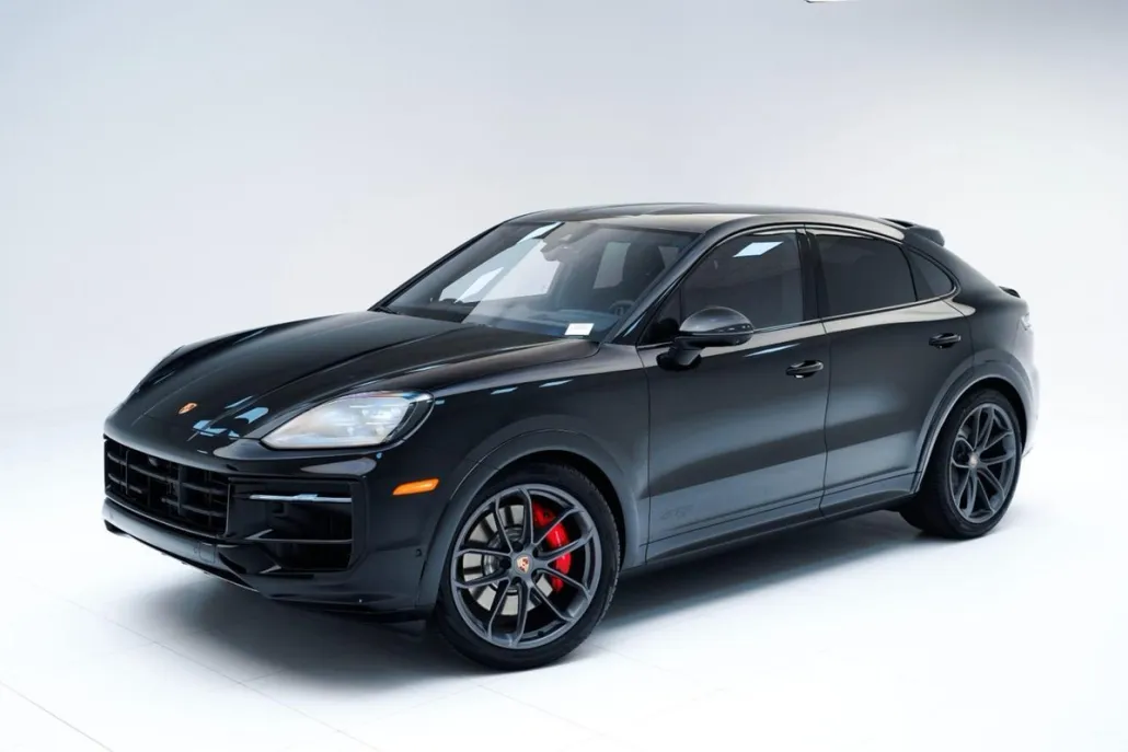 2026 Porsche Cayenne GTS Coupe photo 1