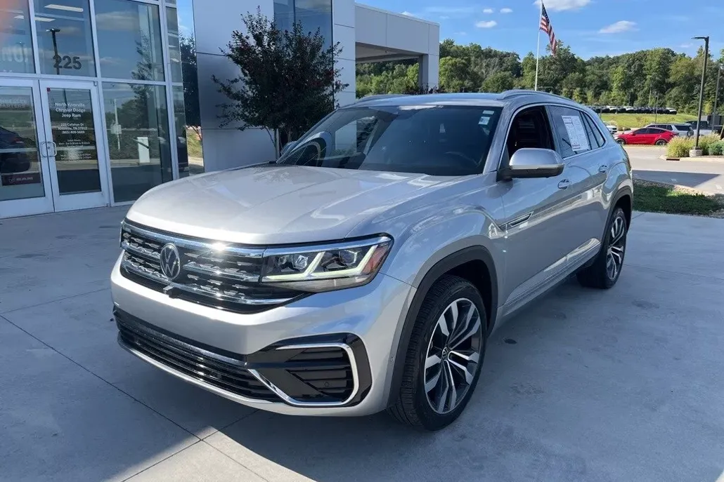 2022 Volkswagen Atlas Cross Sport V6 SEL Premium R-Line photo 1