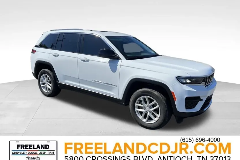 2023 Jeep Grand Cherokee Laredo X photo 1