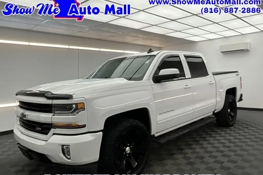 2017 Chevrolet Silverado 1500 LT photo 1