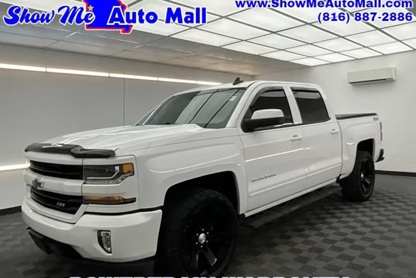 2017 Chevrolet Silverado 1500 LT photo 1