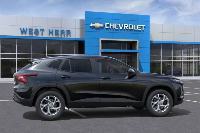 2026 Chevrolet Trax LS photo 1