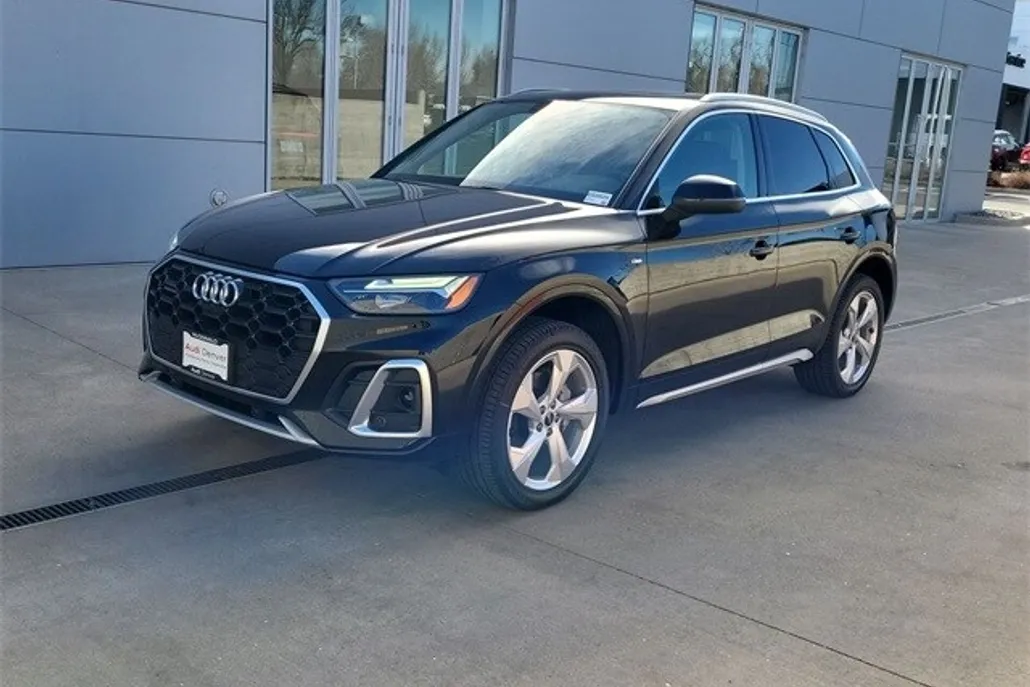 2025 Audi Q5 S line Premium Plus photo 1