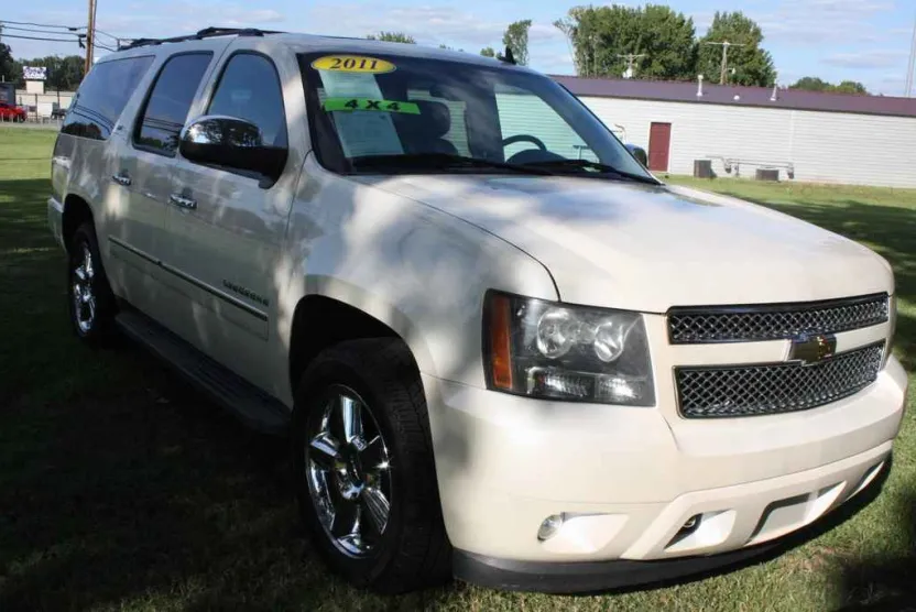 2011 Chevrolet Suburban LTZ photo 1