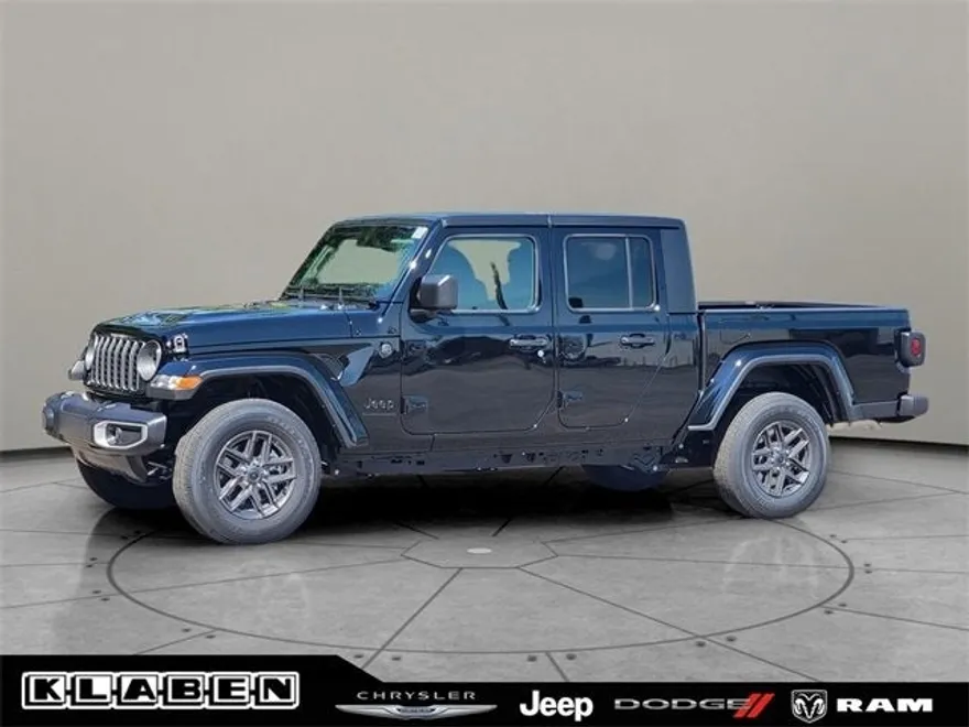 2025 Jeep Gladiator Sport S photo 1