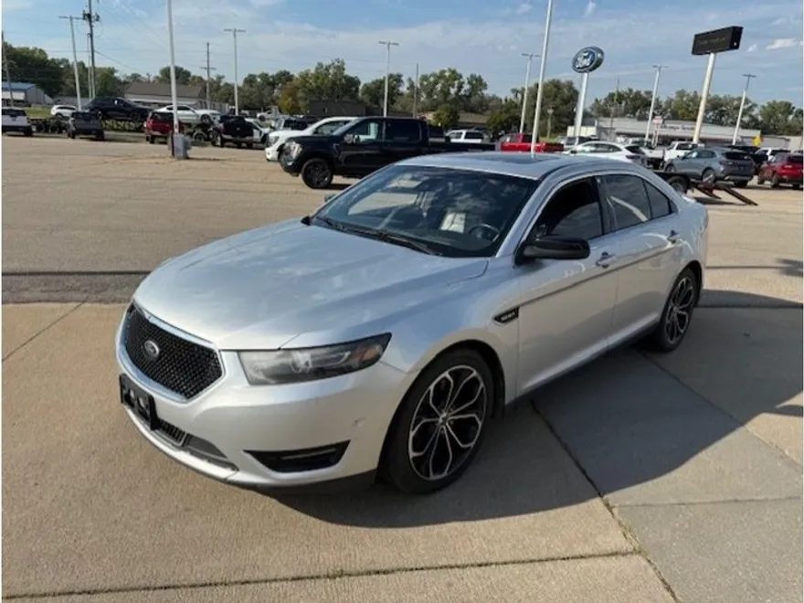 2013 Ford Taurus SHO photo 1
