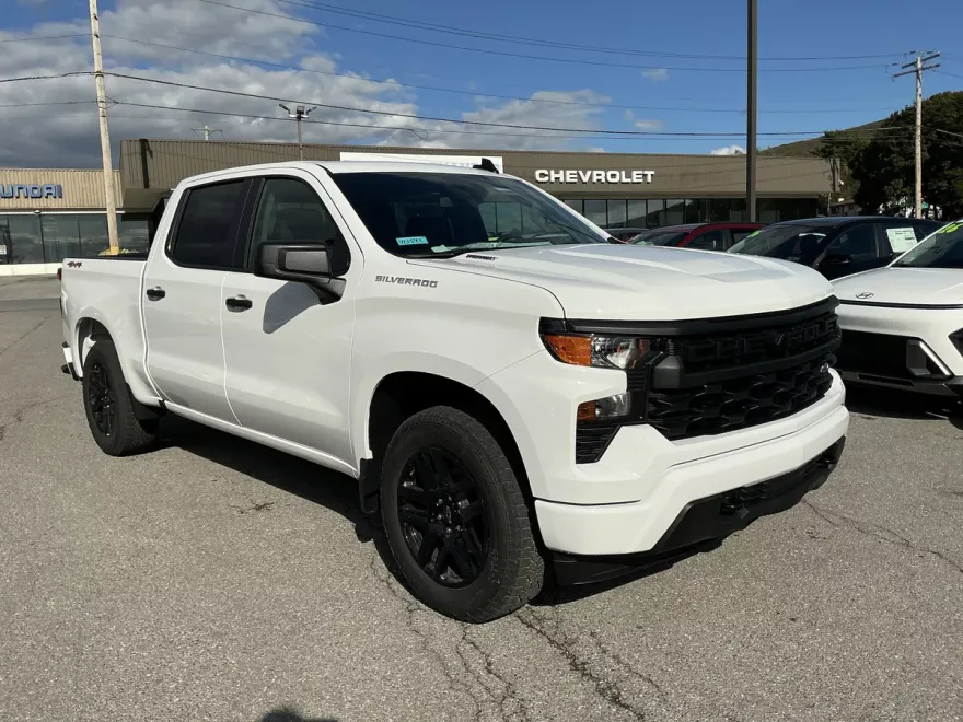 2026 Chevrolet Silverado 1500 Custom photo 1