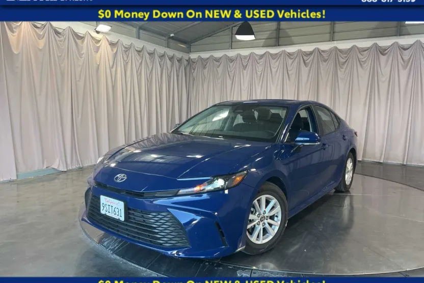 2025 Toyota Camry LE photo 1