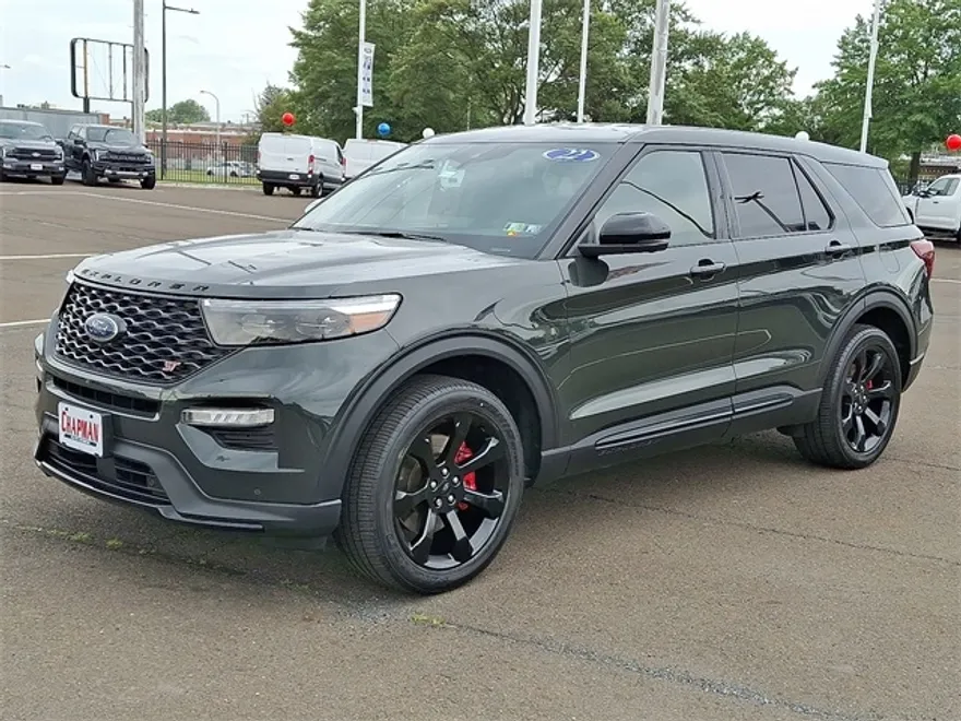 2022 Ford Explorer ST photo 1