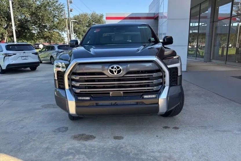 2026 Toyota Tundra Limited photo 1