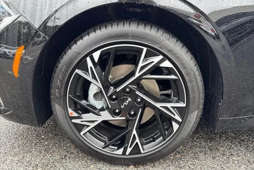 2026 Kia K5 GT-Line photo 1