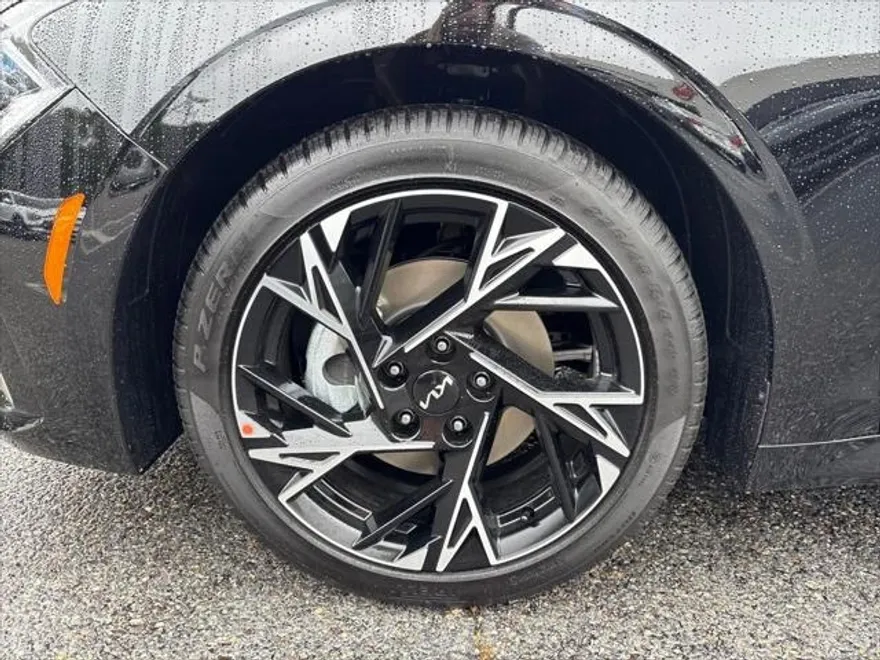 2026 Kia K5 GT-Line photo 1
