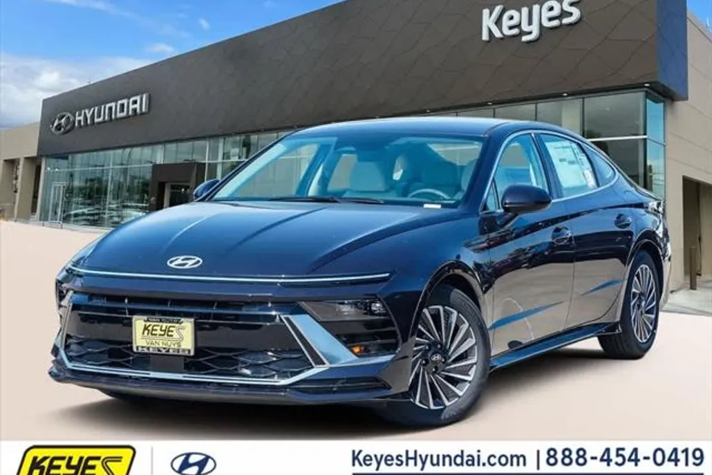 2025 Hyundai Sonata Hybrid SEL photo 1