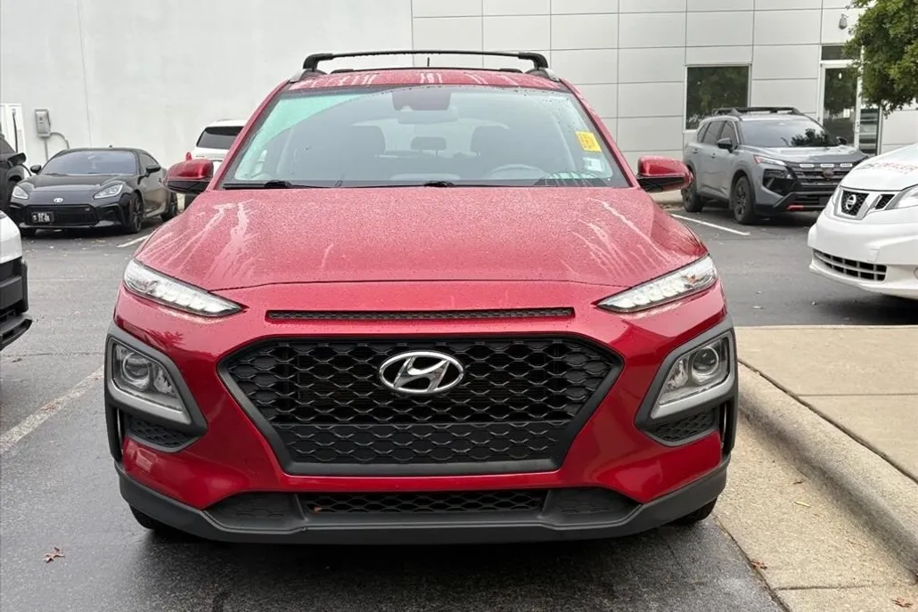 2021 Hyundai Kona SEL photo 1