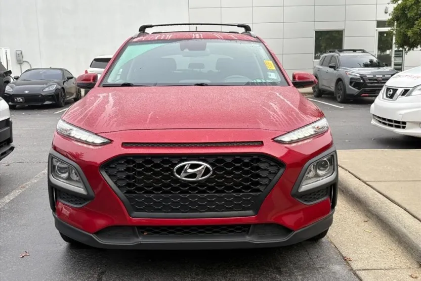 2021 Hyundai Kona SEL photo 1