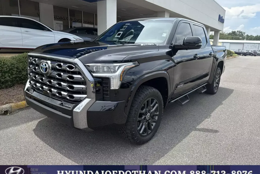 2024 Toyota Tundra Platinum photo 1