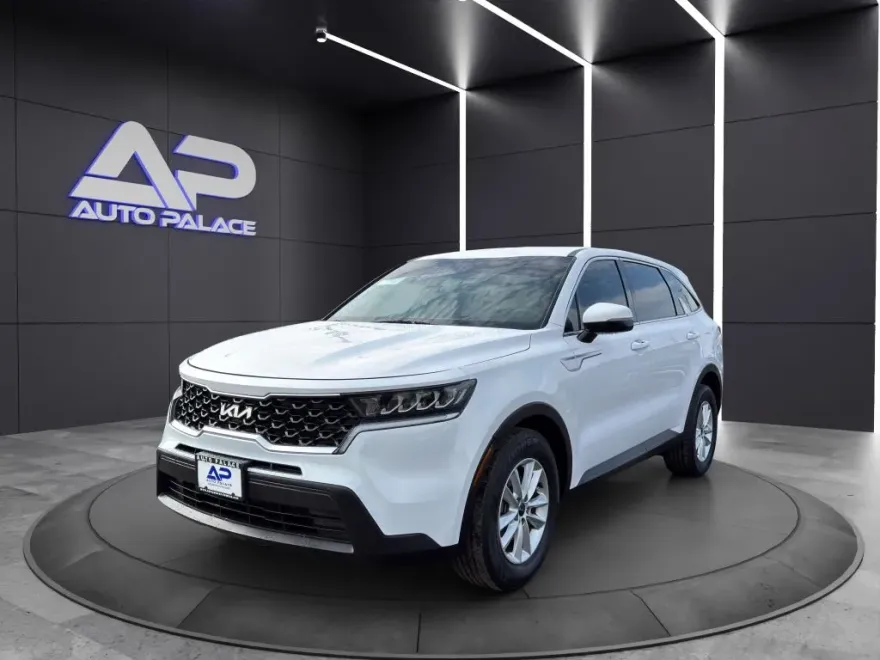 2022 Kia Sorento LX photo 1
