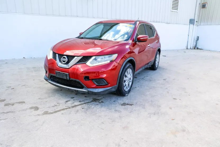 2015 Nissan Rogue S photo 1