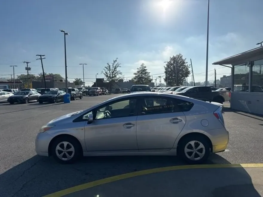 2013 Toyota Prius Two photo 1