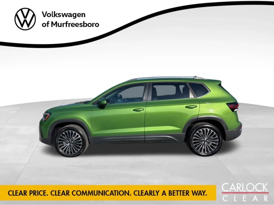 2025 Volkswagen Taos SE photo 1