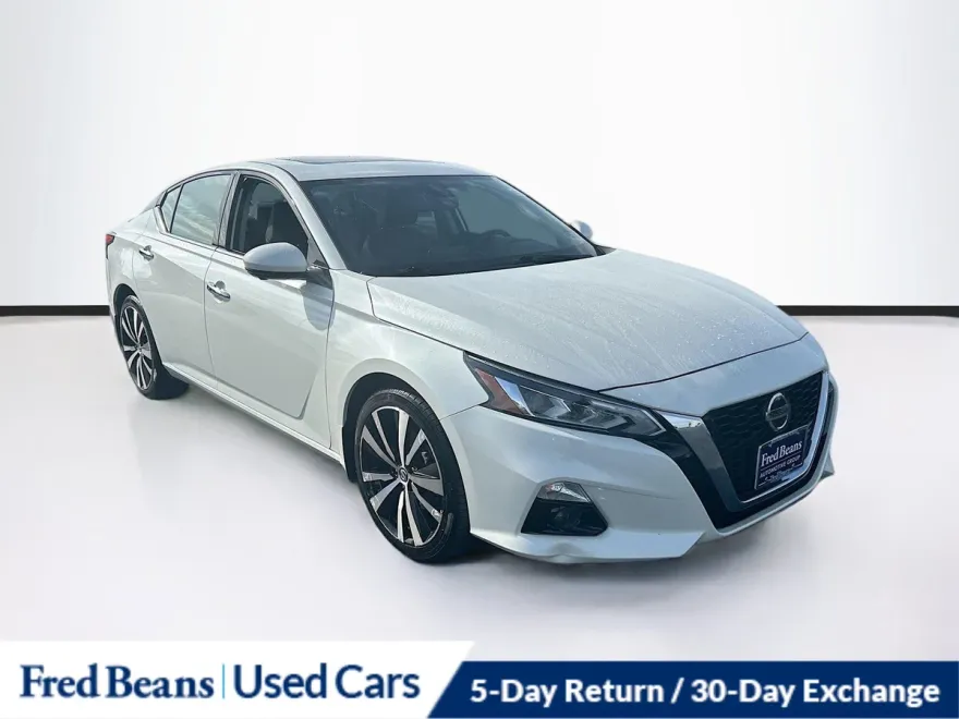 2019 Nissan Altima 2.5 Platinum photo 1
