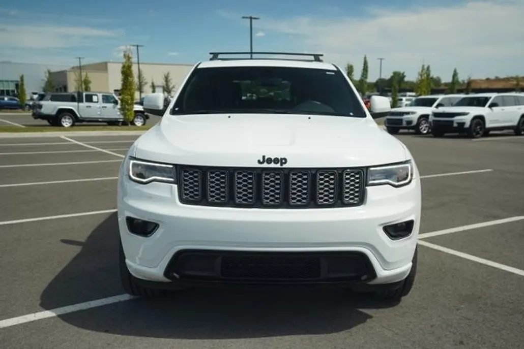 2022 Jeep Cherokee Laredo photo 1