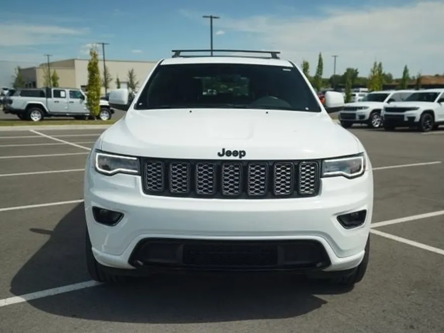 2022 Jeep Cherokee Laredo photo 1