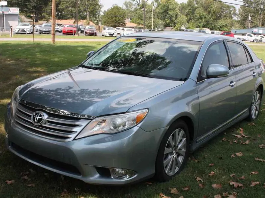2011 Toyota Avalon Limited photo 1