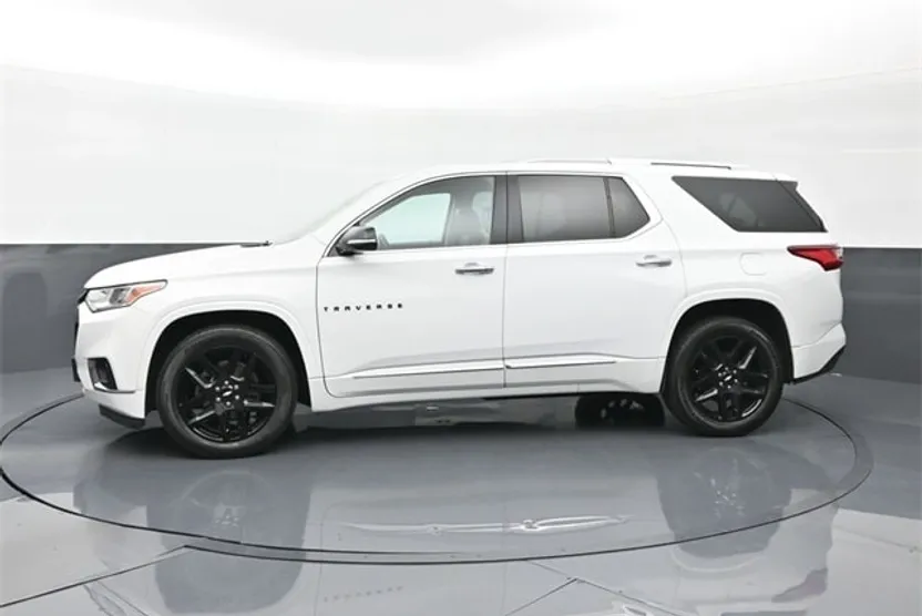 2018 Chevrolet Traverse Premier photo 1
