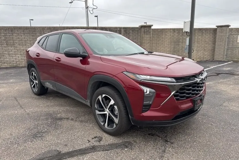 2024 Chevrolet Trax photo 1