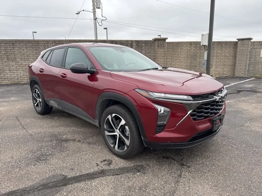 2024 Chevrolet Trax photo 1