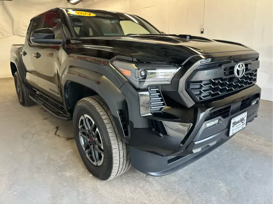 2024 Toyota Tacoma TRD Sport photo 1