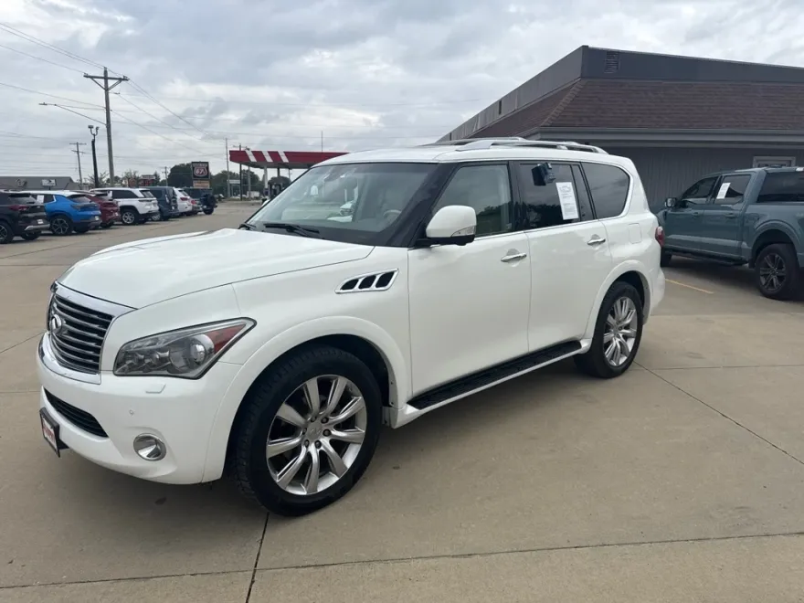 2012 Infiniti QX56 photo 1