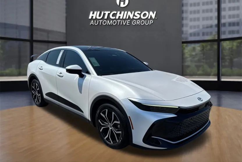2023 Toyota Crown Limited photo 1