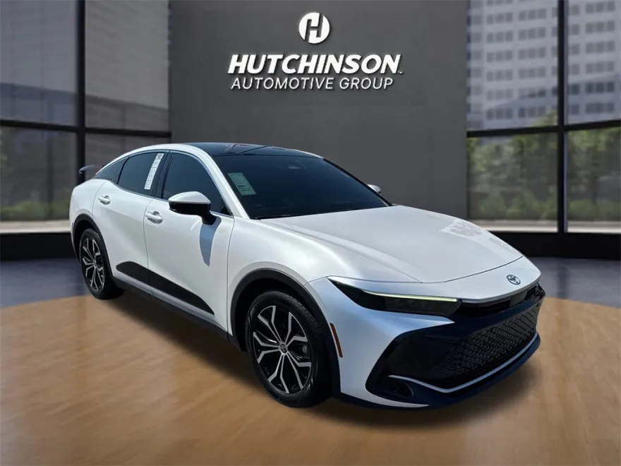 2023 Toyota Crown Limited photo 1