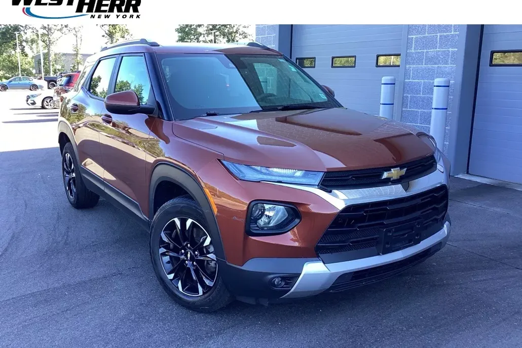 2021 Chevrolet Trailblazer LT photo 1
