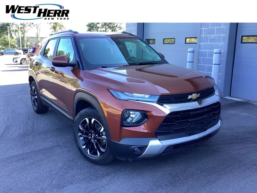 2021 Chevrolet Trailblazer LT photo 1
