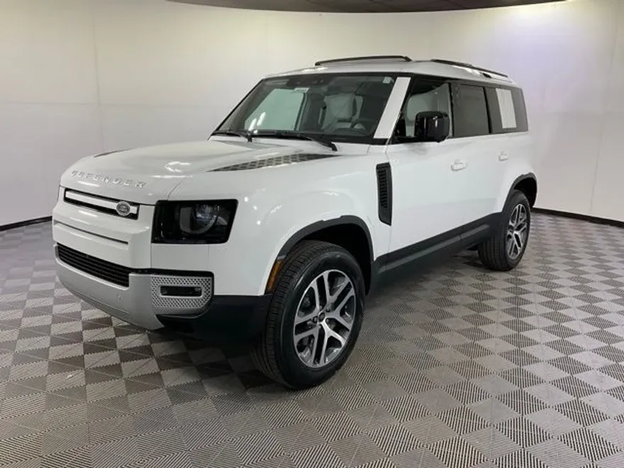2025 Land Rover Defender 110 S photo 1