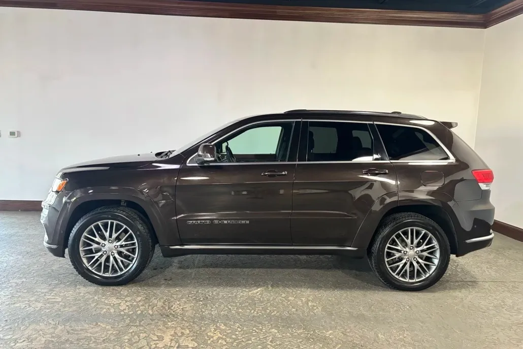 2017 Jeep Grand Cherokee Summit photo 1