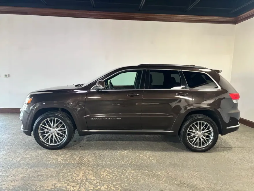 2017 Jeep Grand Cherokee Summit photo 1