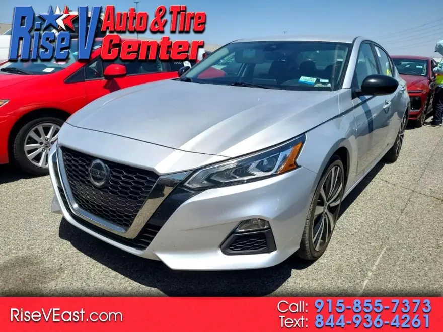 2022 Nissan Altima 2.5 SR photo 1