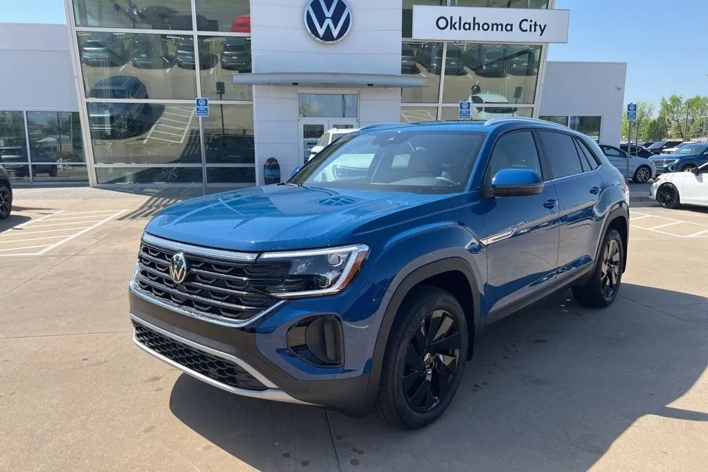 2025 Volkswagen Atlas Cross Sport SE Technology photo 1