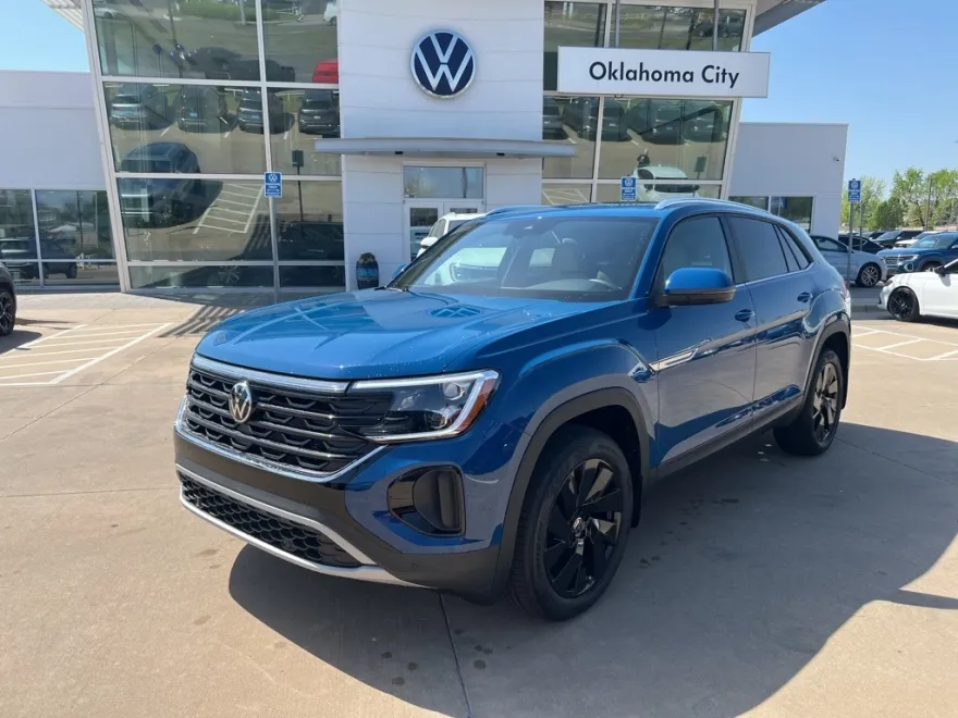 2025 Volkswagen Atlas Cross Sport SE Technology photo 1