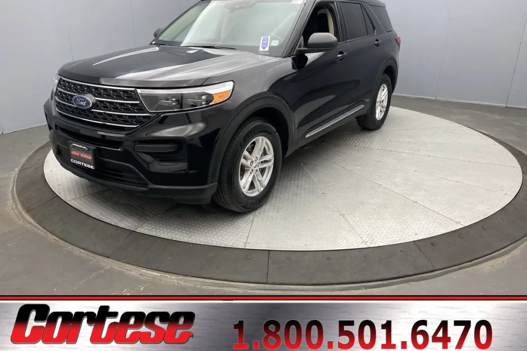 2022 Ford Explorer XLT photo 1