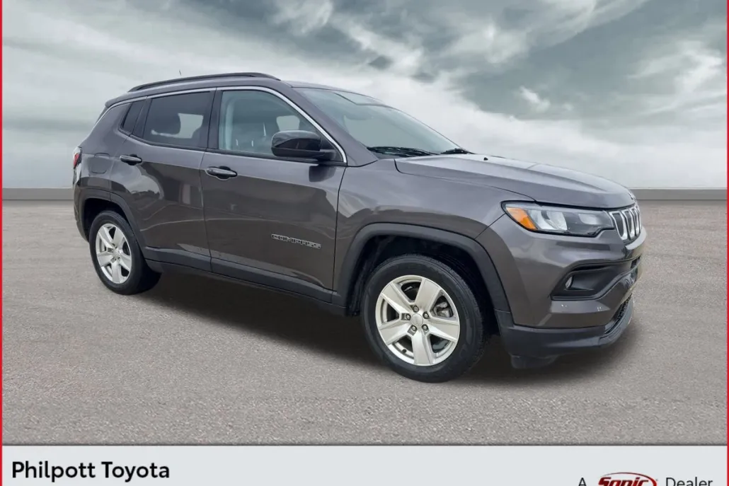 2022 Jeep Compass Latitude photo 1