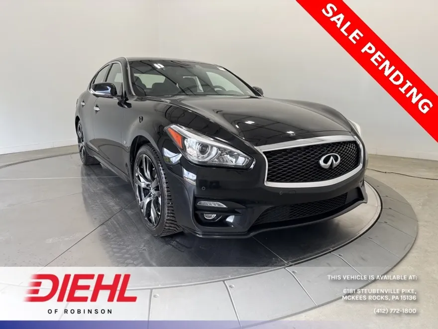 2018 Infiniti Q70 3.7 Luxe photo 1