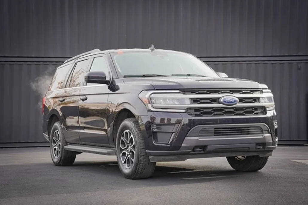 2023 Ford Expedition XLT photo 1