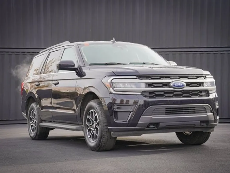 2023 Ford Expedition XLT photo 1